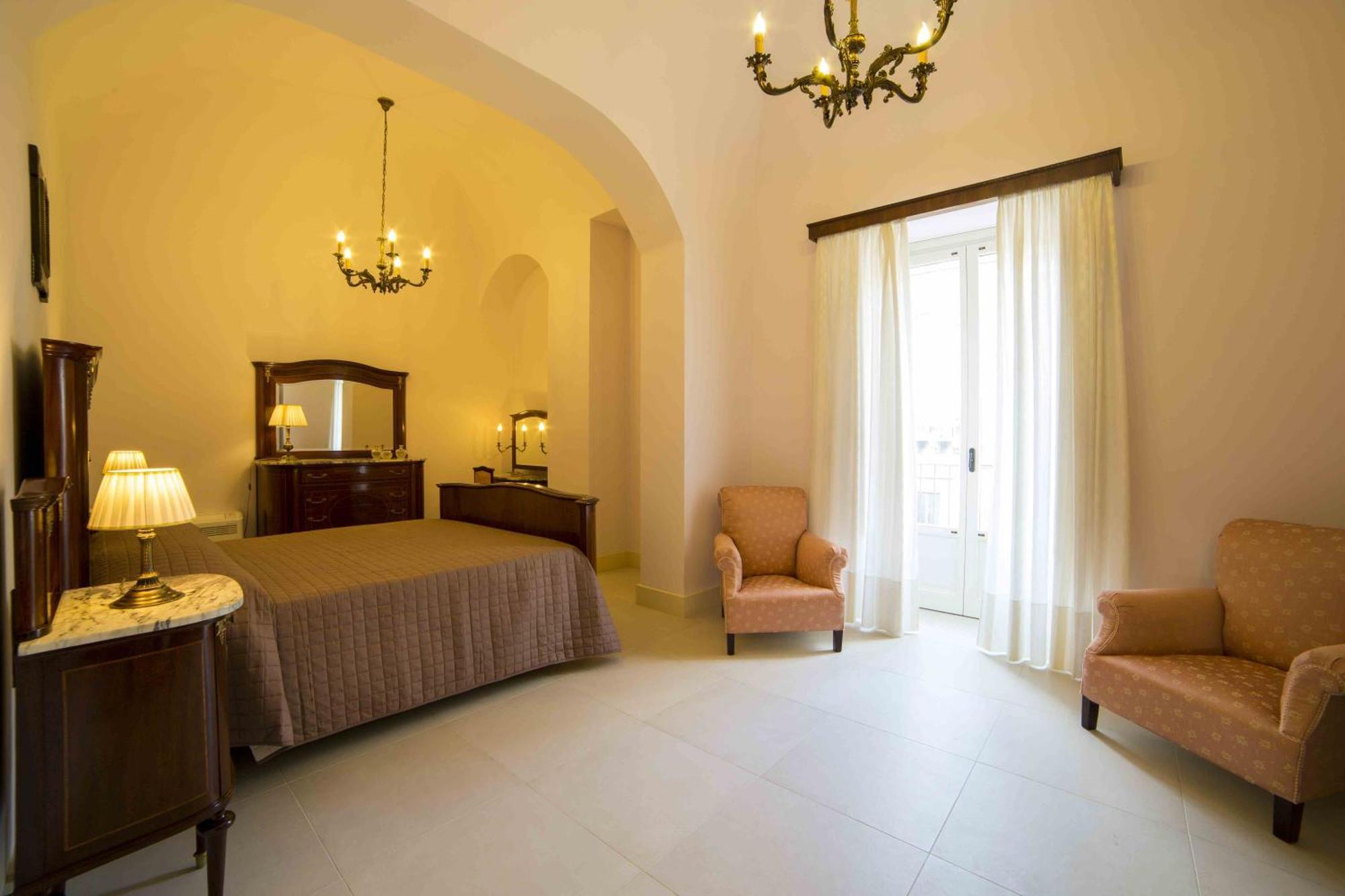 Dimora De Mauro Aparthotel 4*