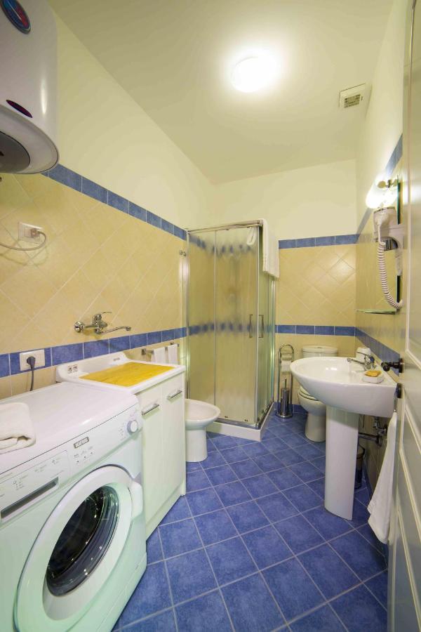 Dimora De Mauro Aparthotel 4*