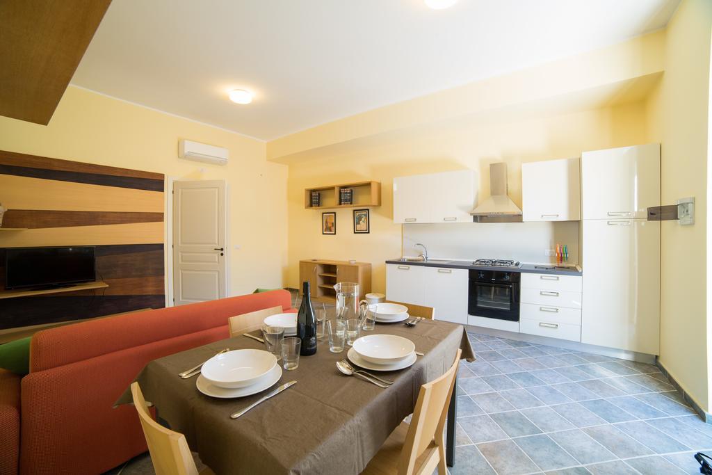 Aparthotel Dimora De Mauro 4*
